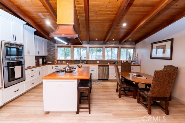 Detail Gallery Image 8 of 59 For 25565 Road 13, Chowchilla,  CA 93610 - 4 Beds | 3 Baths