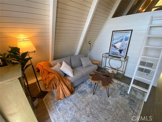 33012 Donner, Running Springs, CA 92308