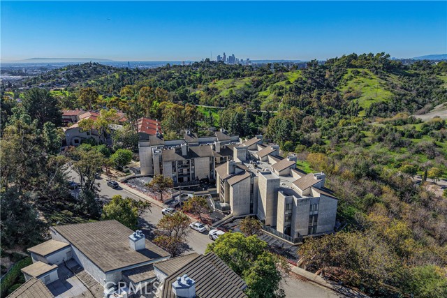 Detail Gallery Image 7 of 56 For 4239 via Arbolada #303,  Los Angeles,  CA 90042 - 2 Beds | 2 Baths
