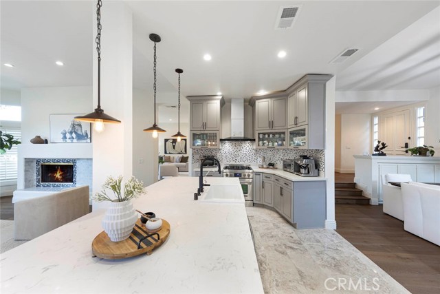 Detail Gallery Image 24 of 56 For 16 Lucerne, Newport Beach,  CA 92660 - 4 Beds | 3/1 Baths