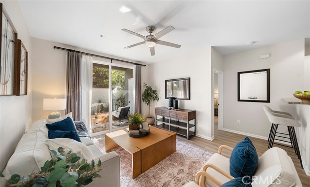 1801 E Katella Avenue, Anaheim CA: https://media.crmls.org/medias/89e8d7ea-2977-444d-9f82-236a4c05590e.jpg