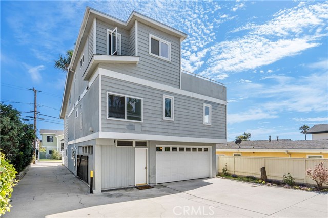 927 6th Street, Hermosa Beach CA: https://media.crmls.org/medias/89e9e6d0-5ef4-47e8-99fa-daf345bb16c7.jpg
