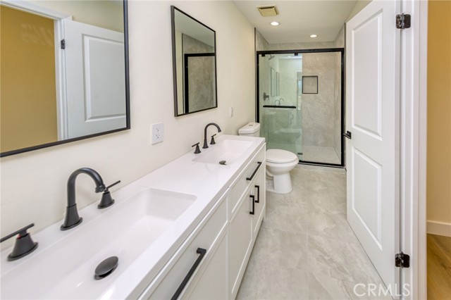 Detail Gallery Image 9 of 11 For 15035 Nordhoff St #115,  North Hills,  CA 91343 - 2 Beds | 3 Baths