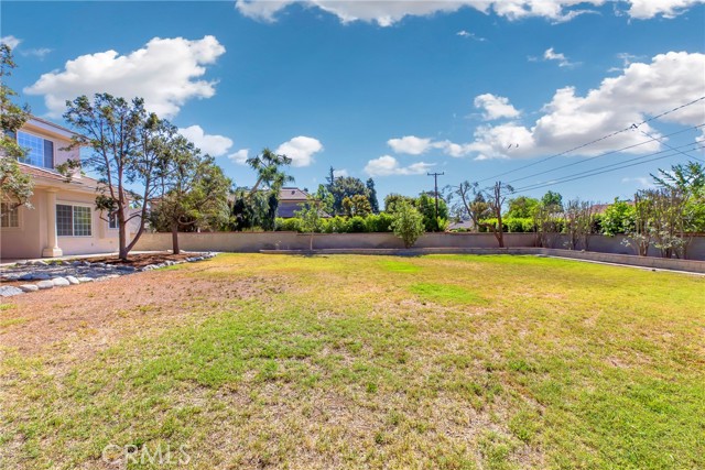 134 E Las Flores Ave, Arcadia CA: https://media.crmls.org/medias/89ea755a-ff3e-4b7d-9128-23f8e605b80f.jpg