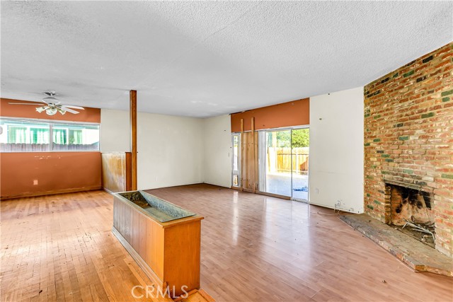 Detail Gallery Image 2 of 25 For 8848 Gerald Ave, North Hills,  CA 91343 - 4 Beds | 2 Baths