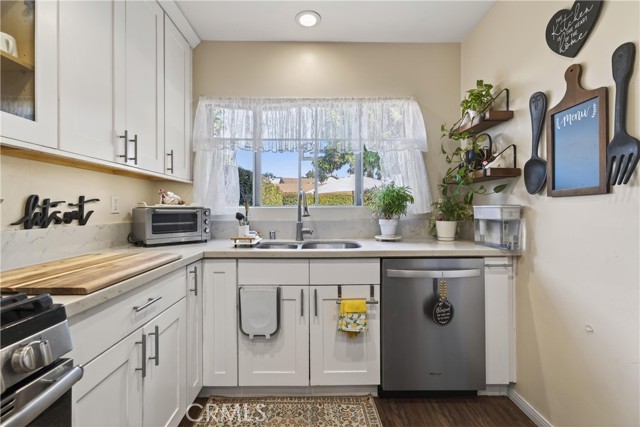 Detail Gallery Image 17 of 44 For 807 S Verdugo Rd, Glendale,  CA 91205 - 2 Beds | 2 Baths