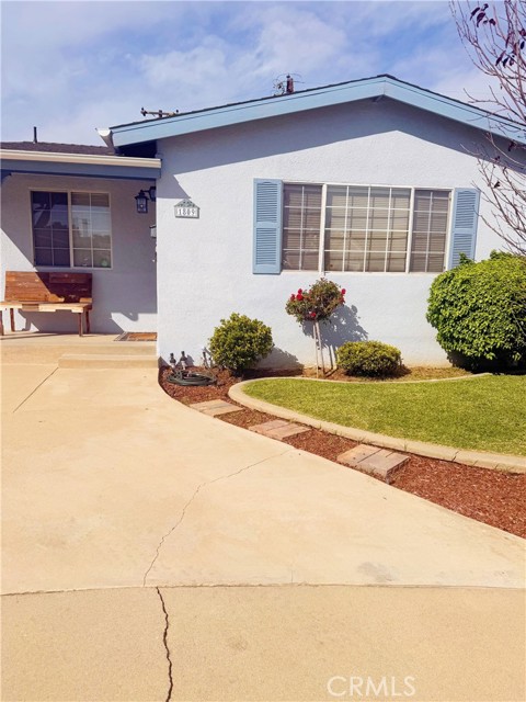 Front Image Thumbnail for CROC26060023