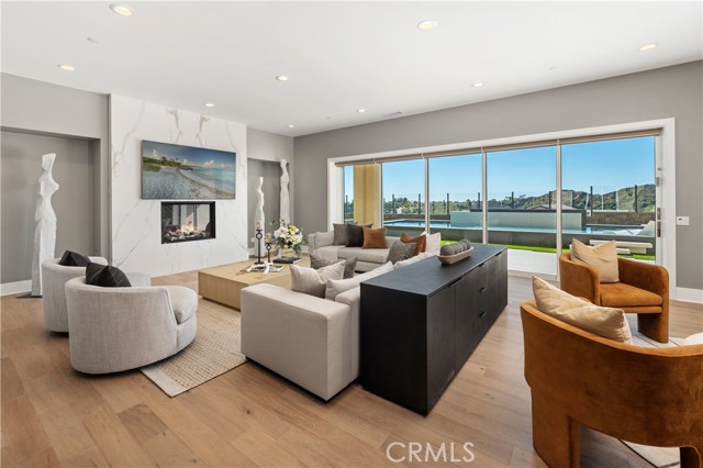 Detail Gallery Image 10 of 60 For 28710 Hidden Trail, Silverado,  CA 92676 - 5 Beds | 5/2 Baths