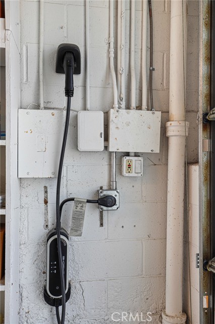 Detail Gallery Image 27 of 37 For 3329 Adina Dr, Los Angeles,  CA 90068 - 3 Beds | 3/1 Baths