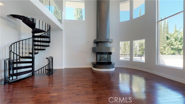 22500 N Summit Ridge Circle, Chatsworth CA: https://media.crmls.org/medias/89ec7396-35a7-4eb6-8386-18509b0ff962.jpg