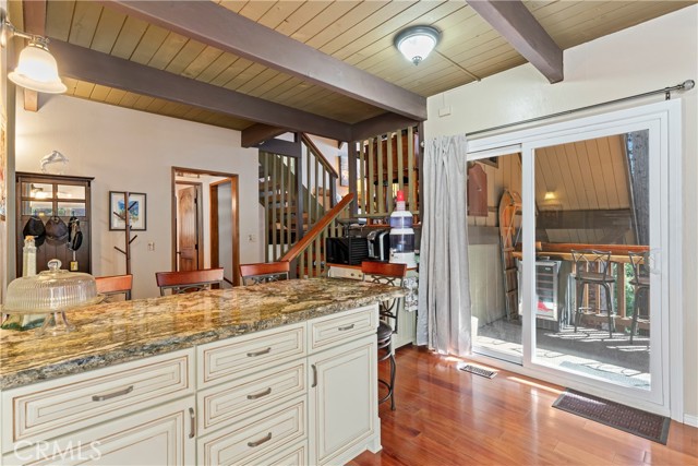 Detail Gallery Image 11 of 69 For 750 Zurich Dr, Lake Arrowhead,  CA 92352 - 4 Beds | 4/1 Baths