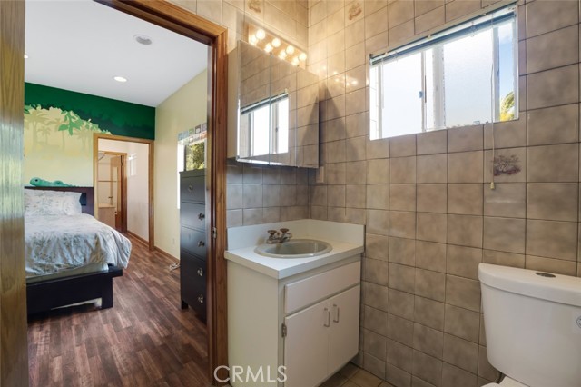 Image 44 of 58 For 2205 Catalina Street