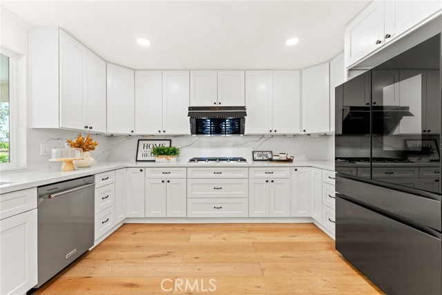 21492 Countryside Drive, Lake Forest CA: https://media.crmls.org/medias/89ee0396-0c94-4d5a-966e-4977c32272b9.jpg
