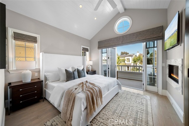 515 Narcissus Avenue, Corona del Mar CA: https://media.crmls.org/medias/89ee0e19-02ac-48ae-873a-9ef5a7a47b19.jpg