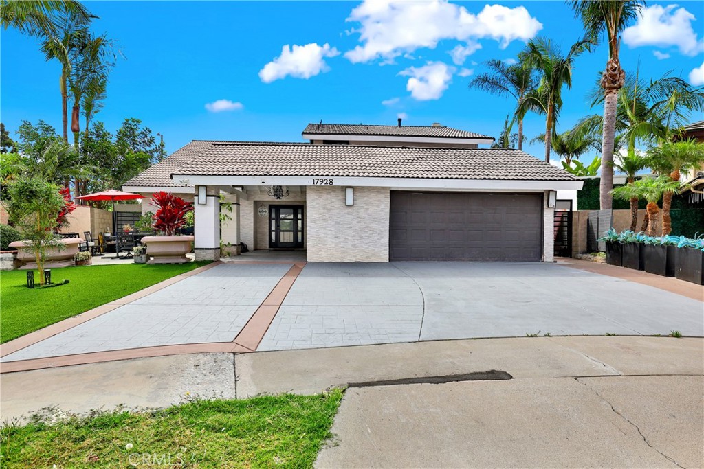 MLS #OC26160501 image #1