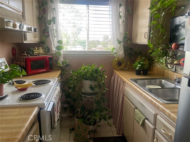 Detail Gallery Image 9 of 17 For 619 Bristol #17,  Santa Ana,  CA 92703 - 1 Beds | 1 Baths