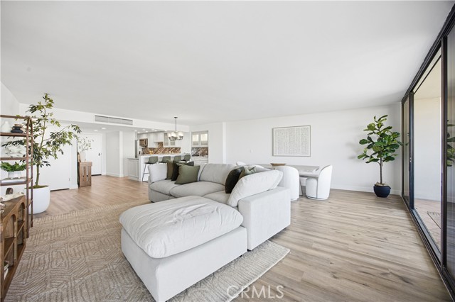 Detail Gallery Image 13 of 28 For 4316 Marina City #633,  Marina Del Rey,  CA 90292 - 3 Beds | 2 Baths