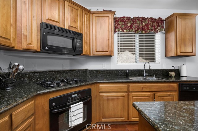 6202 Ocean Jasper Drive, Bakersfield CA: https://media.crmls.org/medias/89eeae6d-c344-4b5c-9554-45c9f9e6121e.jpg