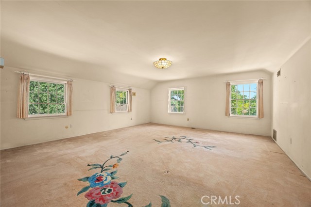 85 S San Rafael Avenue, Pasadena CA: https://media.crmls.org/medias/89f09e4d-6a0b-4d74-b301-2d7b7a520119.jpg