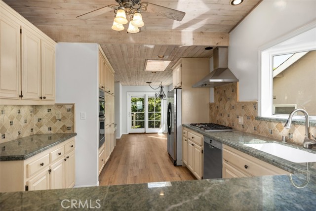 Detail Gallery Image 9 of 50 For 1803 Calle De Los Alamos, San Clemente,  CA 92672 - 4 Beds | 4 Baths