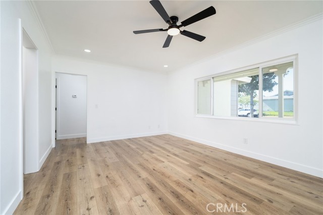 321 W Scott Street, Rialto CA: https://media.crmls.org/medias/89f10cdc-fac0-4dcf-9b7d-860b0d545eb9.jpg