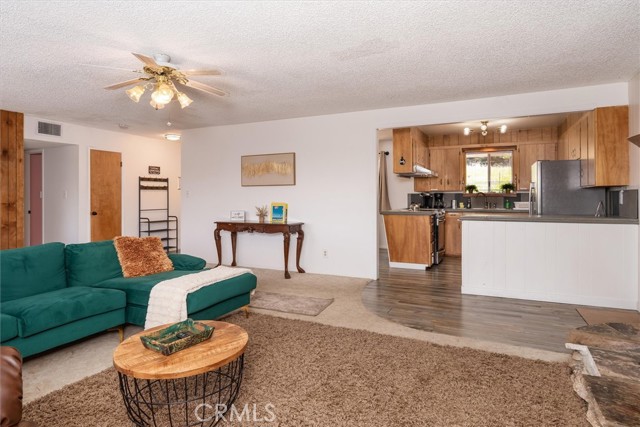 Detail Gallery Image 11 of 46 For 42324 Buckeye Rd, Oakhurst,  CA 93644 - 3 Beds | 2 Baths