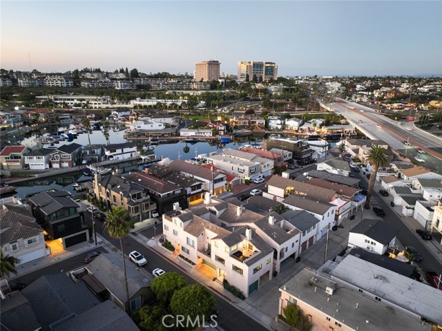 Detail Gallery Image 24 of 29 For 600 1/2 36th, Newport Beach,  CA 92663 - 2 Beds | 2/1 Baths