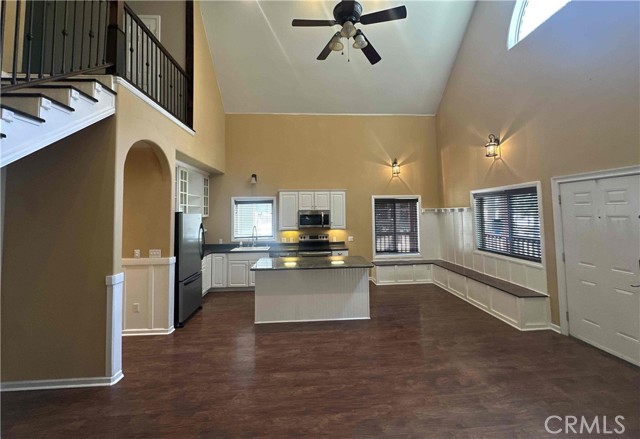 Detail Gallery Image 4 of 27 For 1400 Pinecone Ct, Wofford Heights,  CA 93285 - 3 Beds | 2 Baths