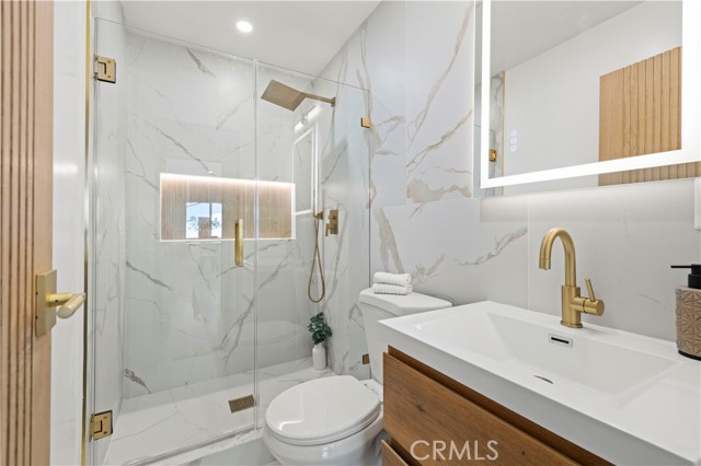 23701 Sylvan Street, Woodland Hills CA: https://media.crmls.org/medias/89f30d1e-789e-4a64-a7a4-201f724afbff.jpg