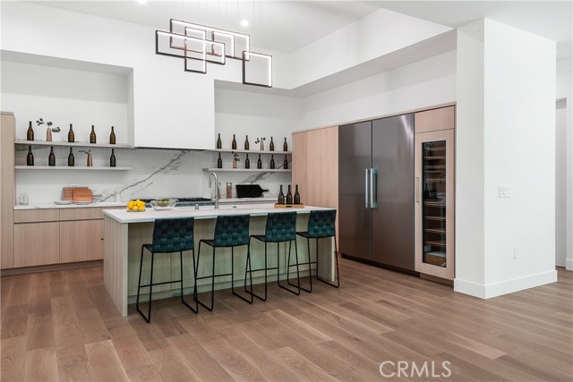 Detail Gallery Image 16 of 46 For 9836 Yoakum Dr, Beverly Hills,  CA 90210 - 5 Beds | 4 Baths