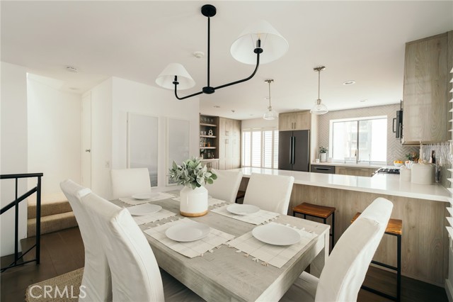 427 S. Broadway, Redondo Beach CA: https://media.crmls.org/medias/89f385a9-6dff-4706-861c-3bbc673f5f97.jpg