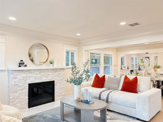 Detail Gallery Image 9 of 22 For 4715 5th Ave, Los Angeles,  CA 90043 - 4 Beds | 2 Baths