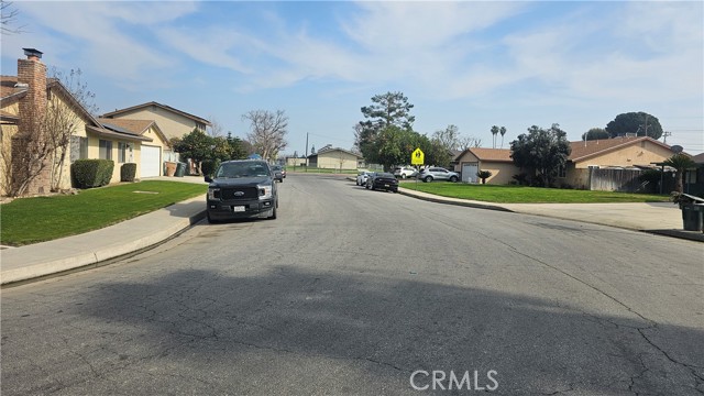 Detail Gallery Image 5 of 19 For 3205 Durrwood, Bakersfield,  CA 93304 - 4 Beds | 2 Baths