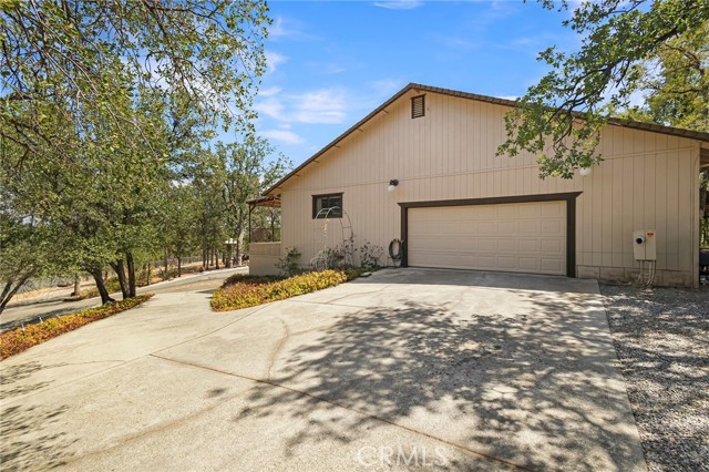 Detail Gallery Image 10 of 15 For 23038 Elk Trl, Redding,  CA 96003 - 4 Beds | 3/1 Baths