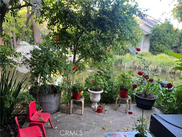 Detail Gallery Image 5 of 9 For 7111 Farralone Ave #104,  Canoga Park,  CA 91303 - 2 Beds | 1 Baths