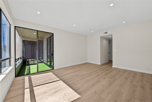 4641 Fulton Avenue, Sherman Oaks CA: https://media.crmls.org/medias/89f45a56-86bb-4360-952a-e9ac4be596f0.jpg