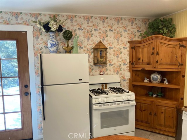 520 Millburn Road, Lake Arrowhead CA: https://media.crmls.org/medias/89f45d80-5823-40d2-b950-0143234d581b.jpg