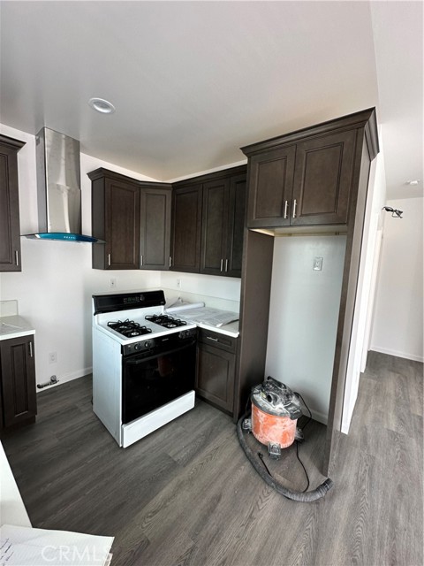 Detail Gallery Image 5 of 16 For 796 Cherry Ave a,  Long Beach,  CA 90813 - 2 Beds | 1 Baths