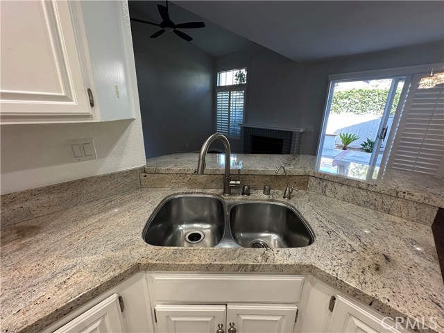 Detail Gallery Image 9 of 34 For 2211 Carob, Tustin,  CA 92782 - 3 Beds | 2/1 Baths