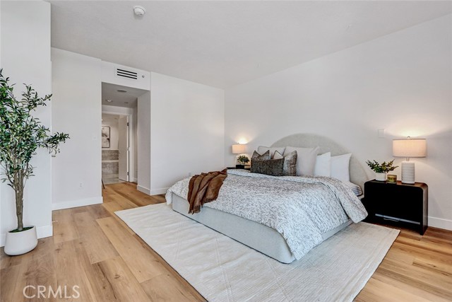 Detail Gallery Image 27 of 55 For 13600 Marina Pointe Dr #905,  Marina Del Rey,  CA 90292 - 2 Beds | 2/1 Baths