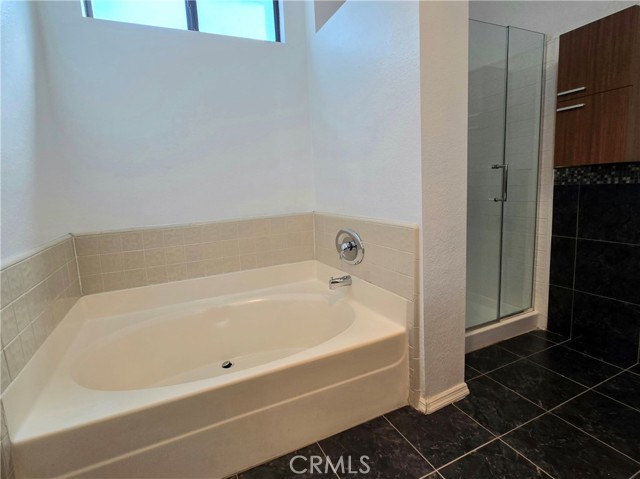 Detail Gallery Image 28 of 44 For 12355 Chandler Bld #202,  Valley Village,  CA 91607 - 2 Beds | 2 Baths