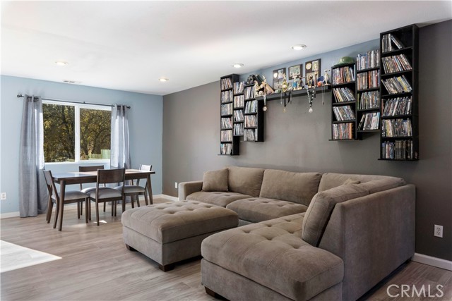 Detail Gallery Image 5 of 37 For 16055 29th, Clearlake,  CA 95422 - 3 Beds | 2/1 Baths