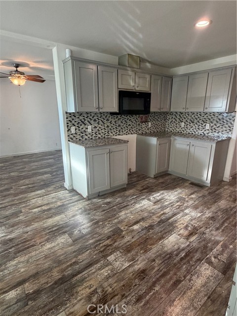 Detail Gallery Image 11 of 21 For 12700 Elliott #151,  El Monte,  CA 91732 - 3 Beds | 2 Baths