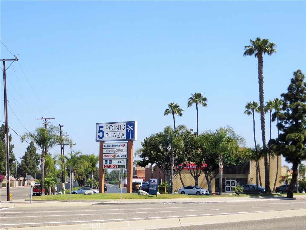 MLS #OC25103850 img 3