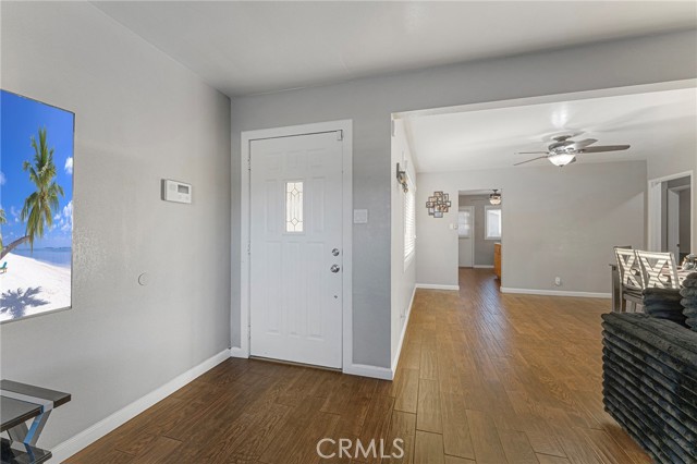 9646 Palmetto Avenue, Fontana CA: https://media.crmls.org/medias/89f70507-75b9-4d3b-96b8-c3a015ed5478.jpg