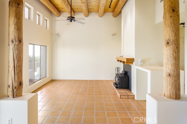 10555 Cima Mesa Road, Juniper Hills CA: https://media.crmls.org/medias/89f73670-4ed1-44e6-b968-268e8f770266.jpg