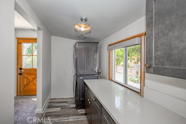 1219 N Lincoln Street, Burbank CA: https://media.crmls.org/medias/89f7d0bf-1da6-45c9-be5a-26aad69303c4.jpg