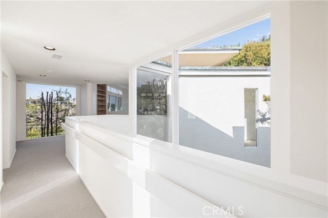 2 Inverness Lane, Newport Beach CA: https://media.crmls.org/medias/89f96a81-1981-4bca-9fc0-4bb6cf848636.jpg