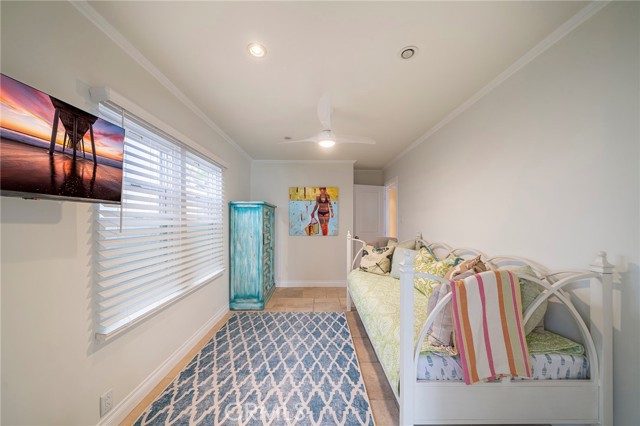 Detail Gallery Image 3 of 29 For 77 17th, Hermosa Beach,  CA 90254 - 3 Beds | 2 Baths