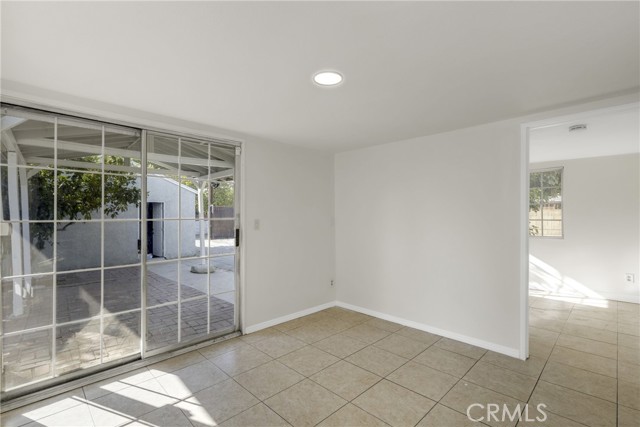 7955 White Oak photo 4